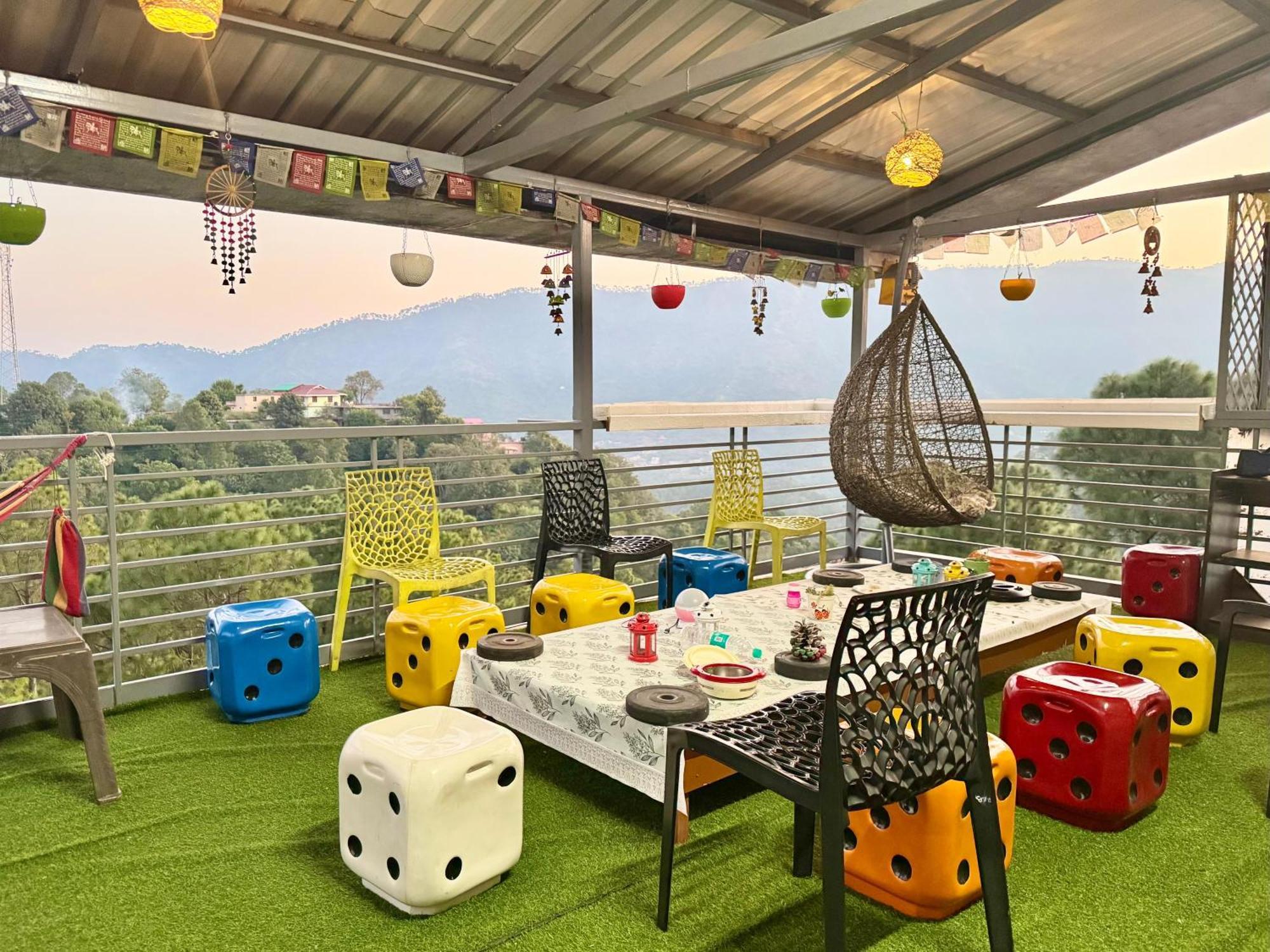 The Auriga 3Bhk Fully Entair Villa With Bonfire In Kasauli I Pvt Stay I Open Air Terrace I Kitchen Livingroom I Lawn Bonfire I Gaming Zone Eksteriør billede