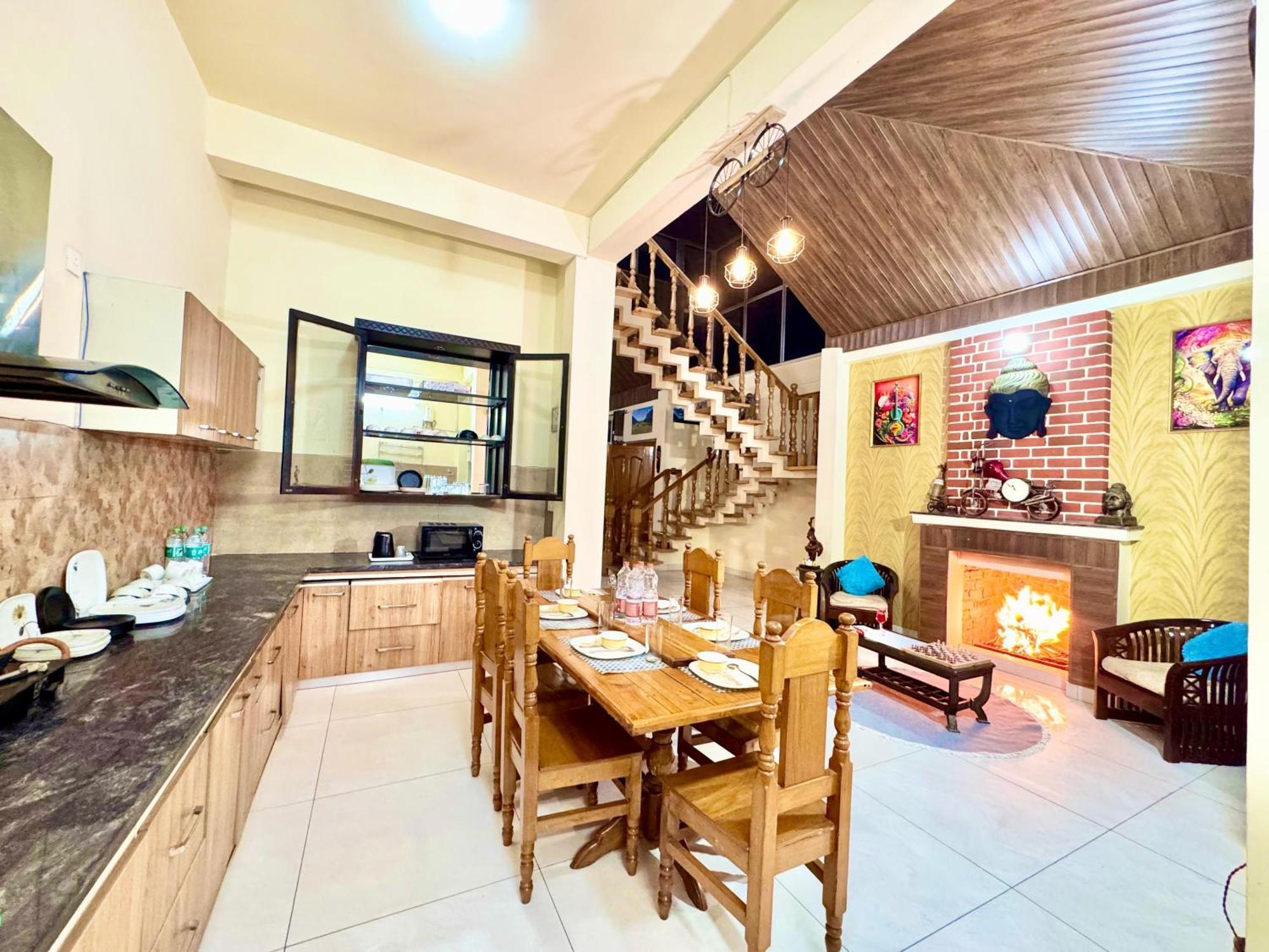 The Auriga 3Bhk Fully Entair Villa With Bonfire In Kasauli I Pvt Stay I Open Air Terrace I Kitchen Livingroom I Lawn Bonfire I Gaming Zone Eksteriør billede